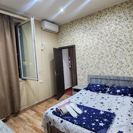 Hotel ,,Mega" Тбилиси Екстериор снимка