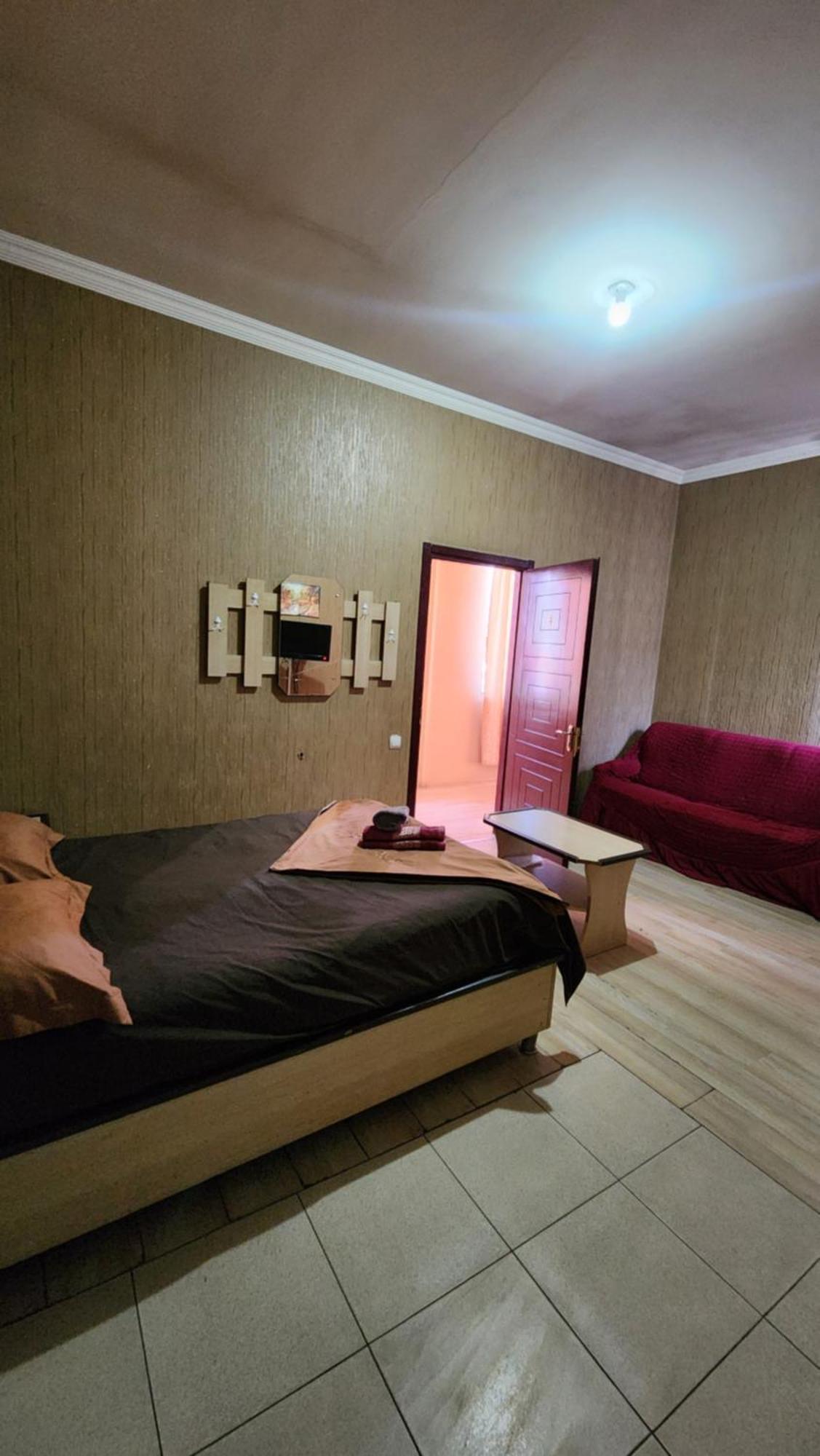 Hotel ,,Mega" Тбилиси Екстериор снимка