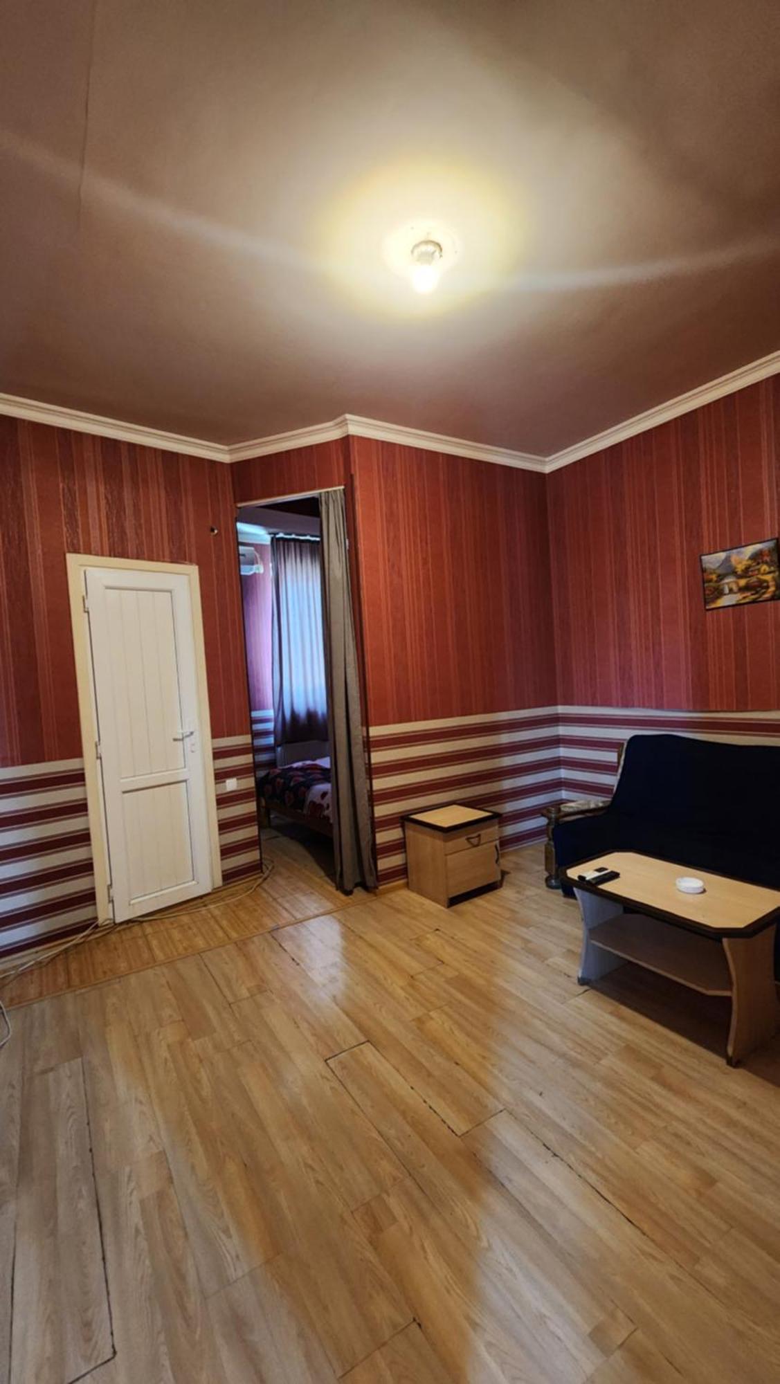 Hotel ,,Mega" Тбилиси Екстериор снимка