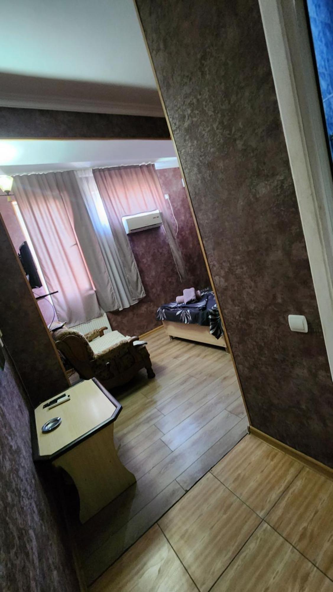 Hotel ,,Mega" Тбилиси Екстериор снимка