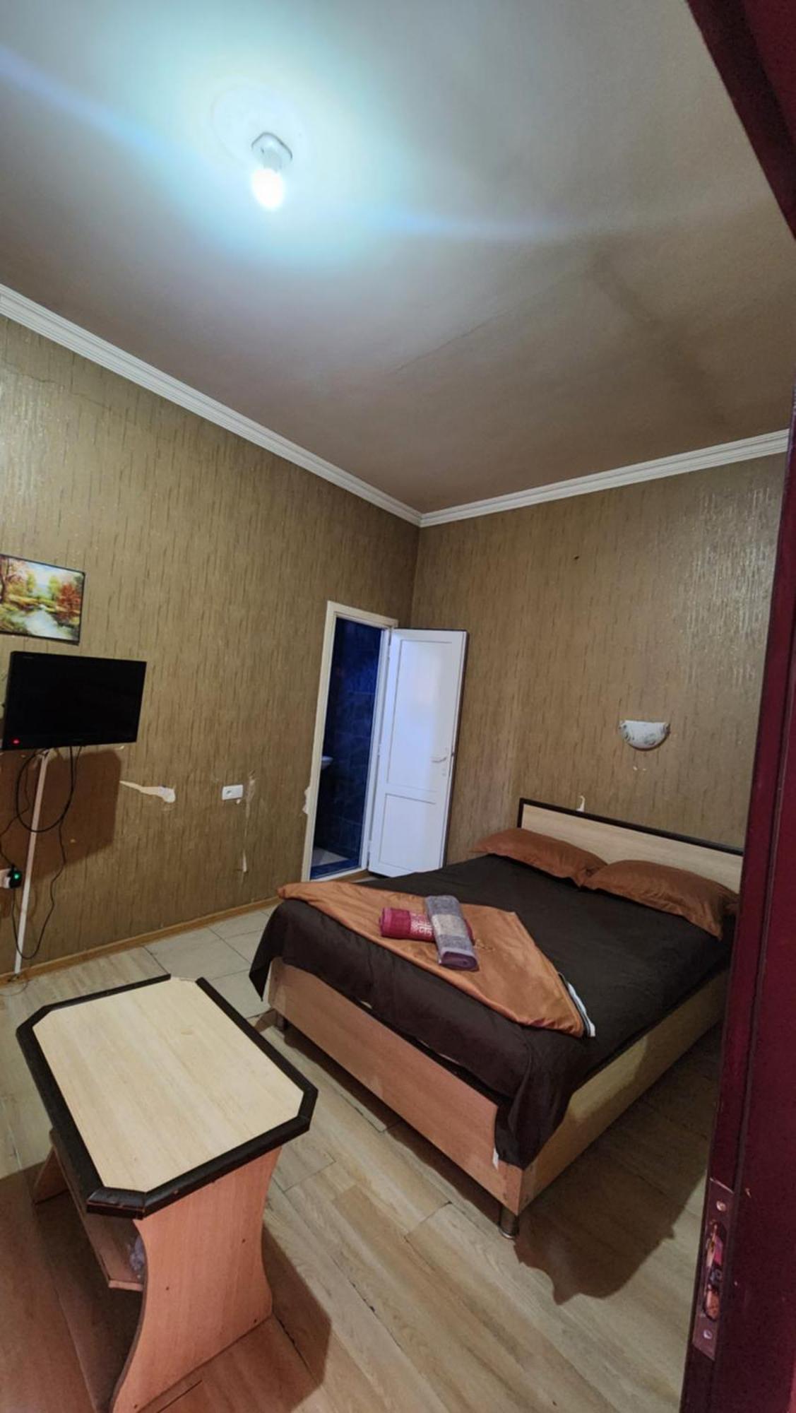 Hotel ,,Mega" Тбилиси Екстериор снимка