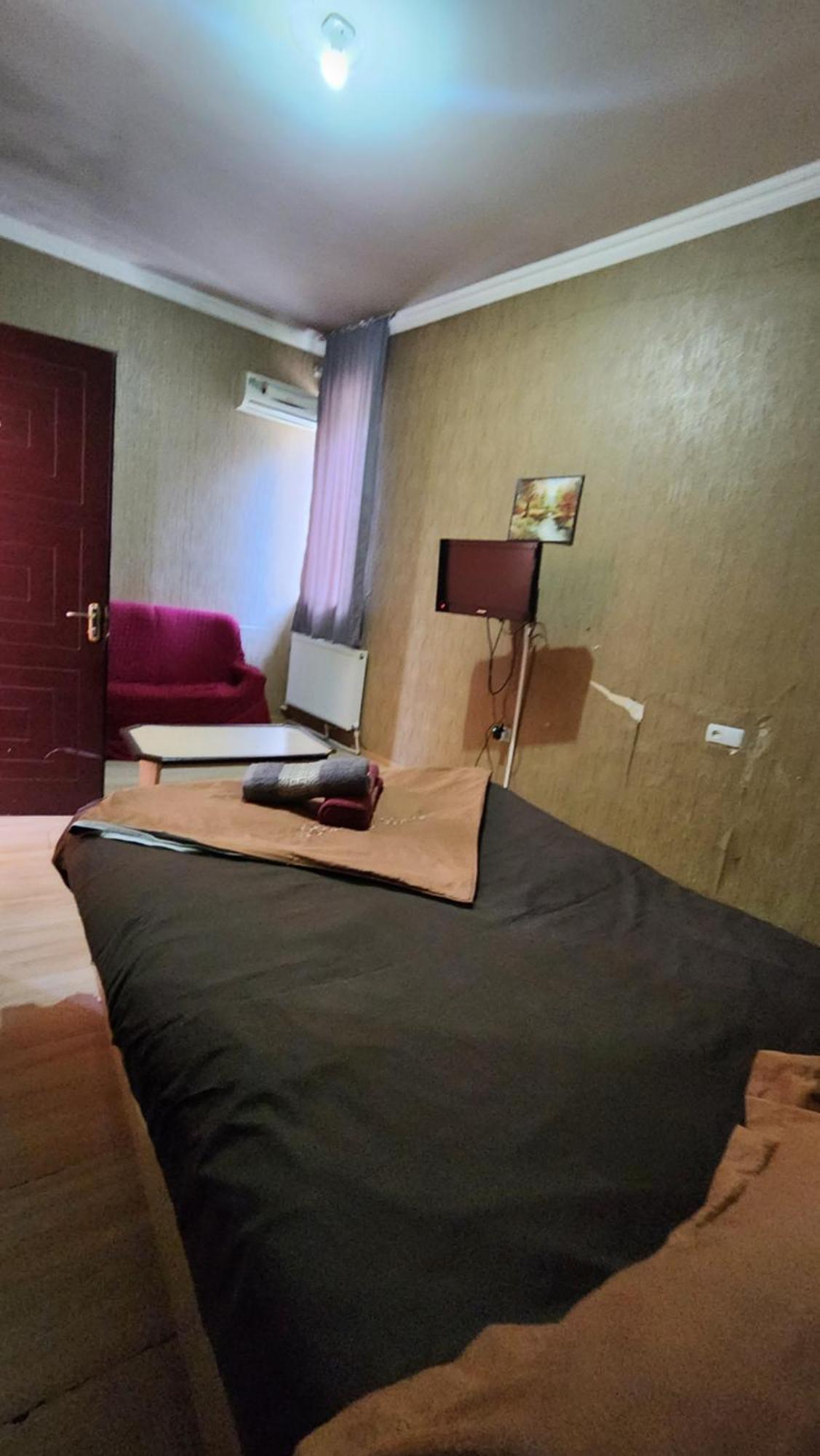 Hotel ,,Mega" Тбилиси Екстериор снимка