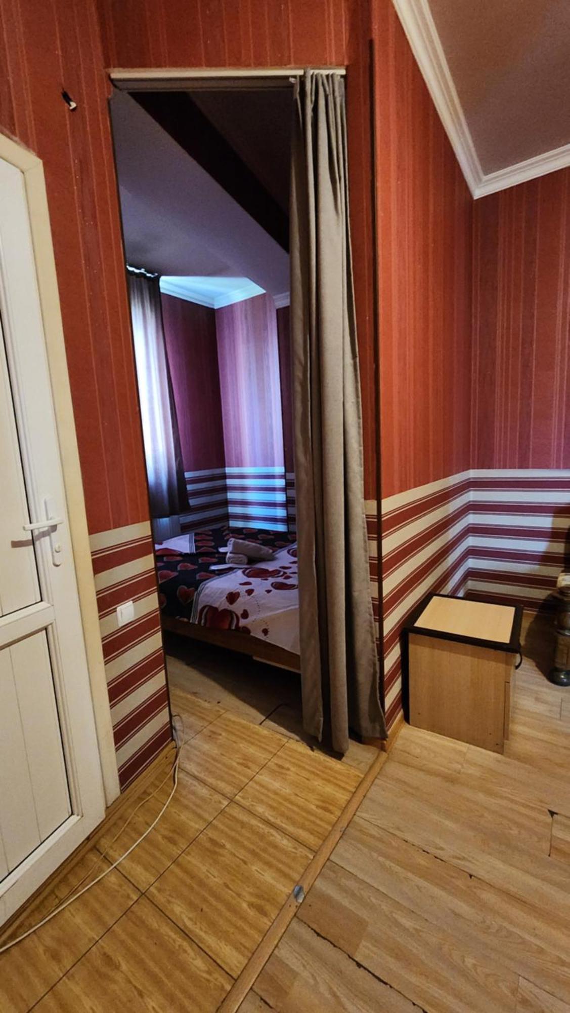 Hotel ,,Mega" Тбилиси Екстериор снимка