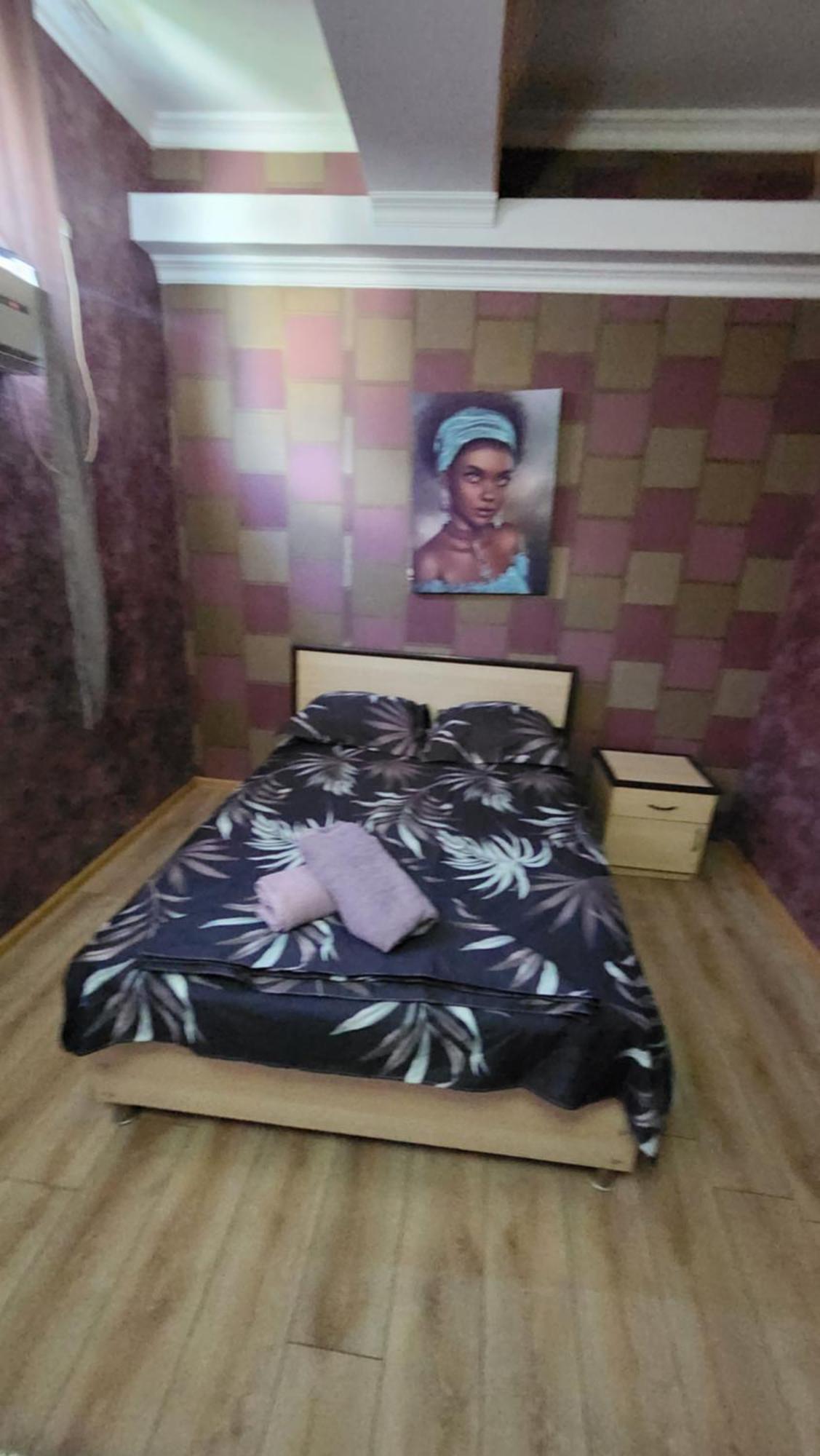 Hotel ,,Mega" Тбилиси Екстериор снимка
