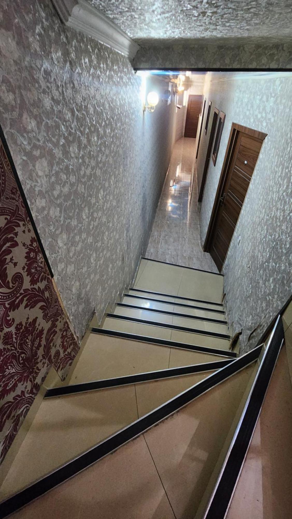Hotel ,,Mega" Тбилиси Екстериор снимка
