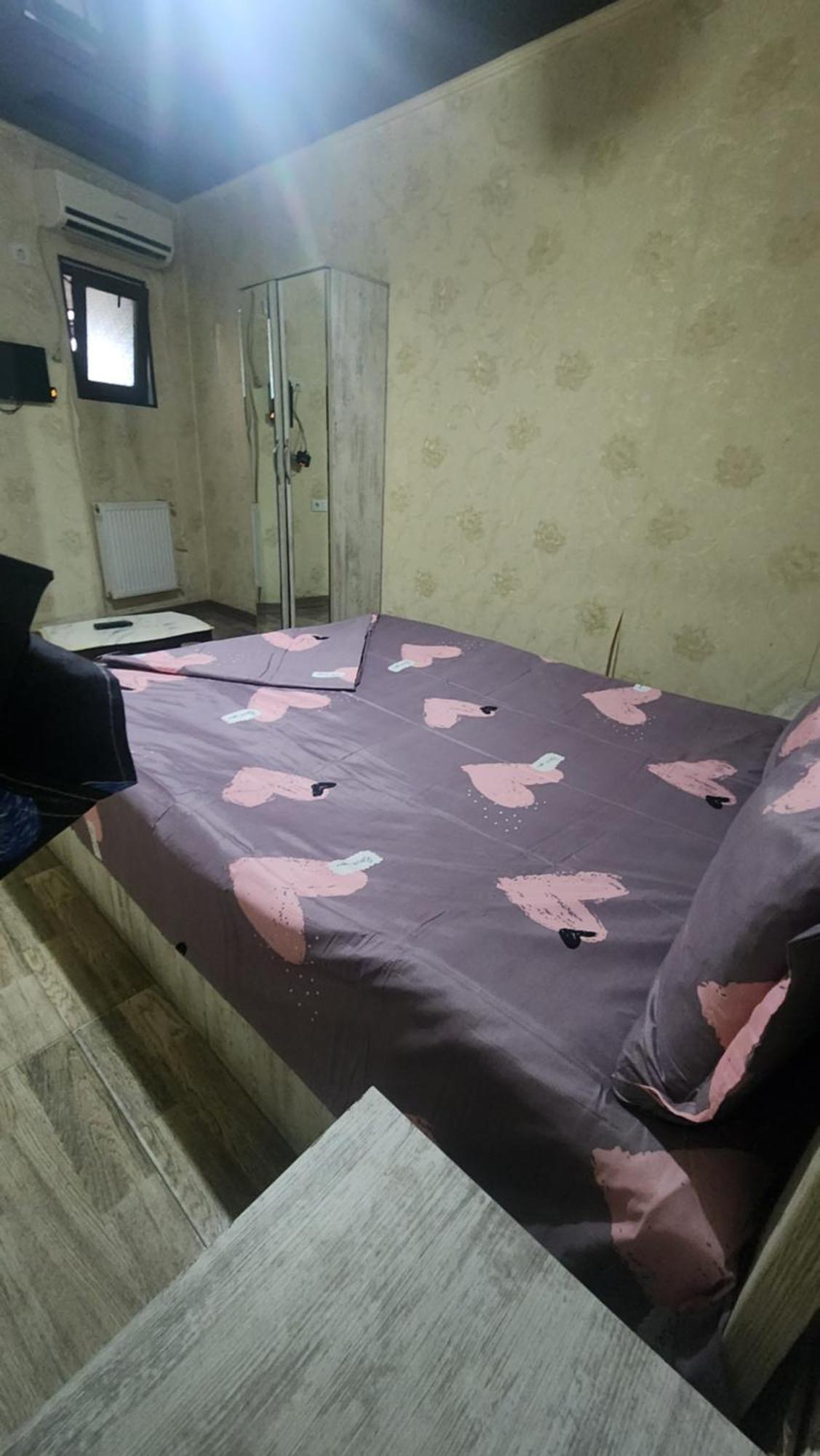 Hotel ,,Mega" Тбилиси Екстериор снимка