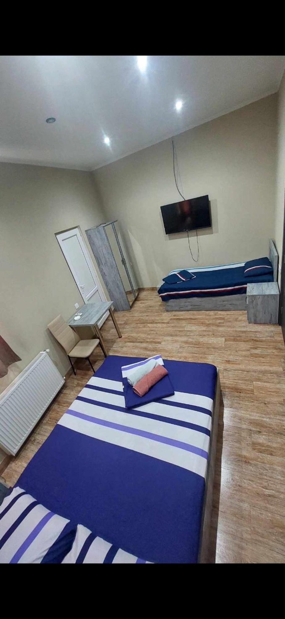 Hotel ,,Mega" Тбилиси Екстериор снимка