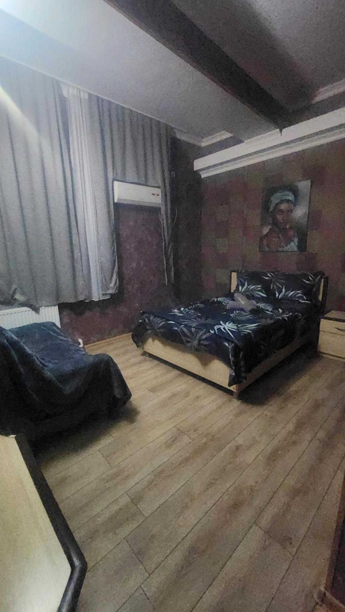 Hotel ,,Mega" Тбилиси Екстериор снимка