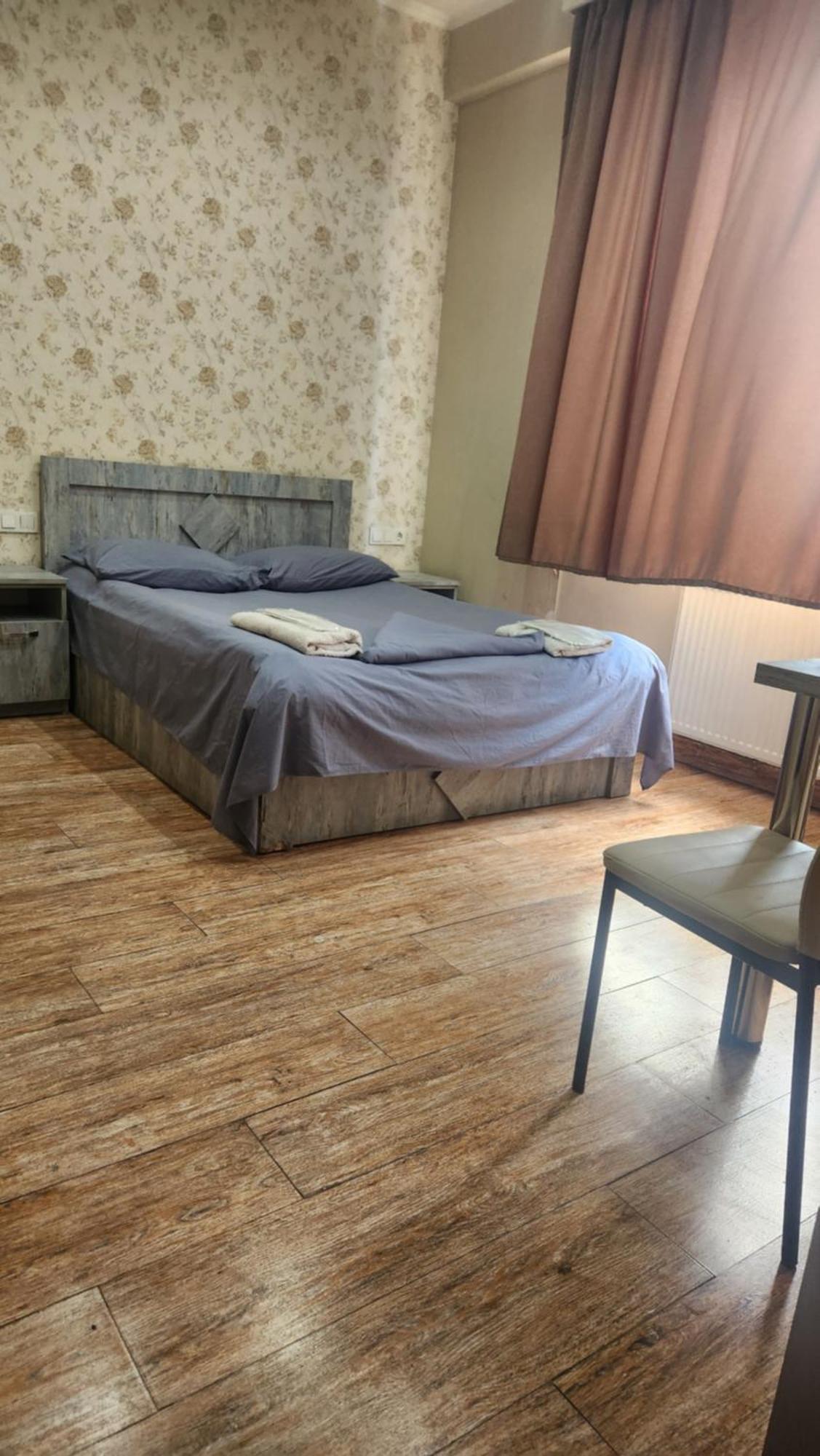 Hotel ,,Mega" Тбилиси Екстериор снимка