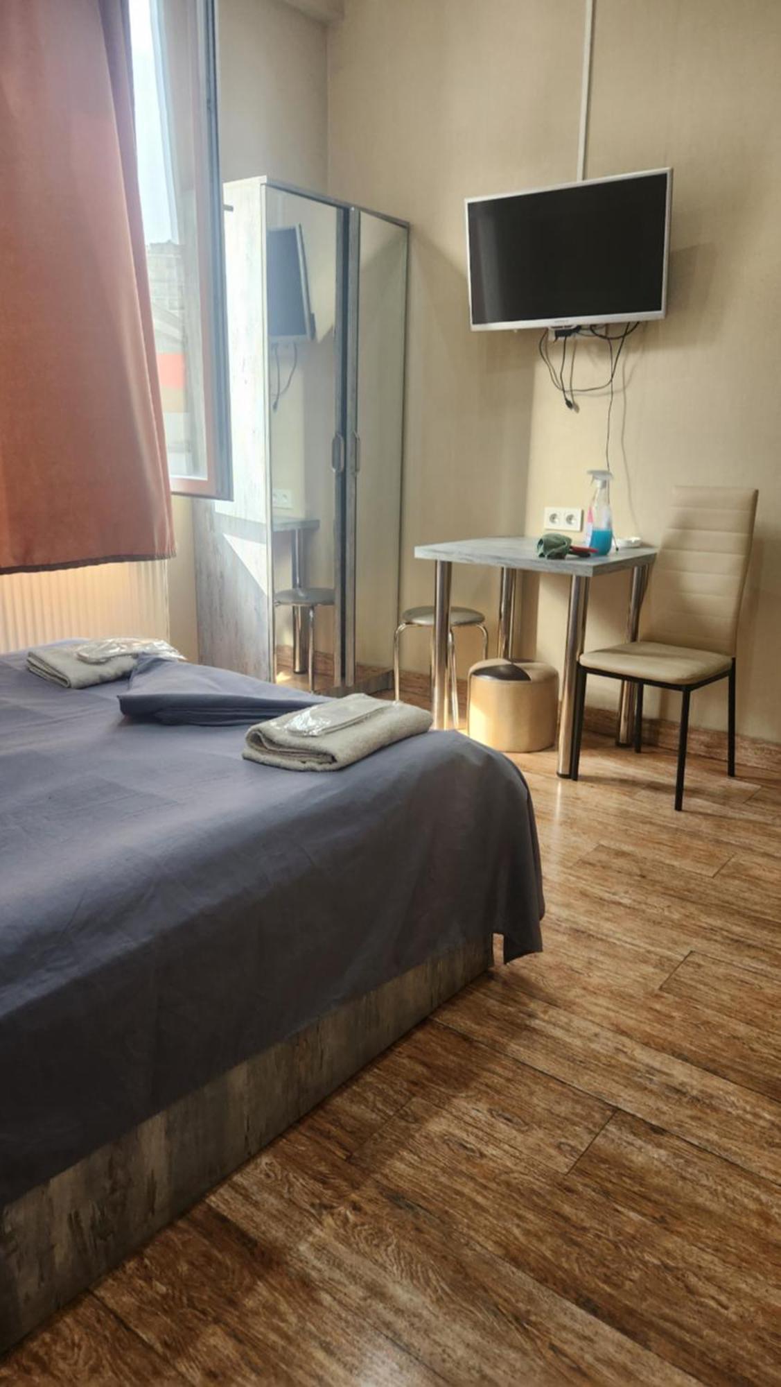 Hotel ,,Mega" Тбилиси Екстериор снимка