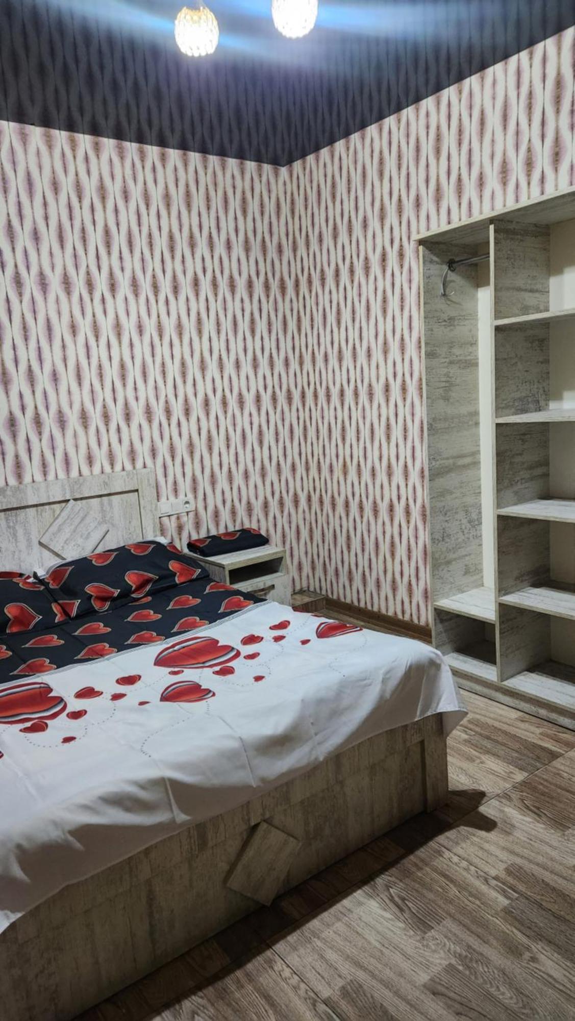 Hotel ,,Mega" Тбилиси Екстериор снимка