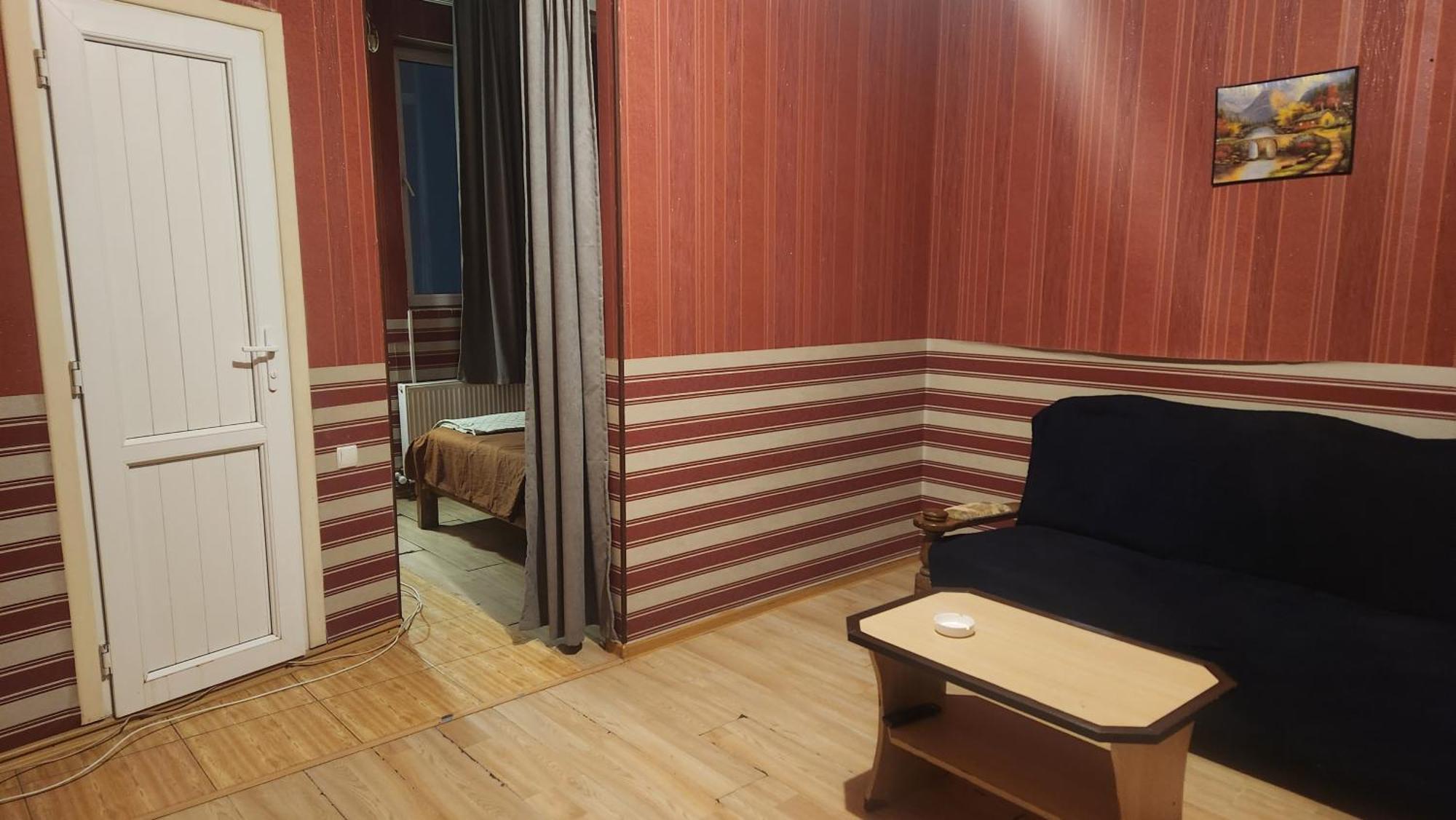 Hotel ,,Mega" Тбилиси Екстериор снимка