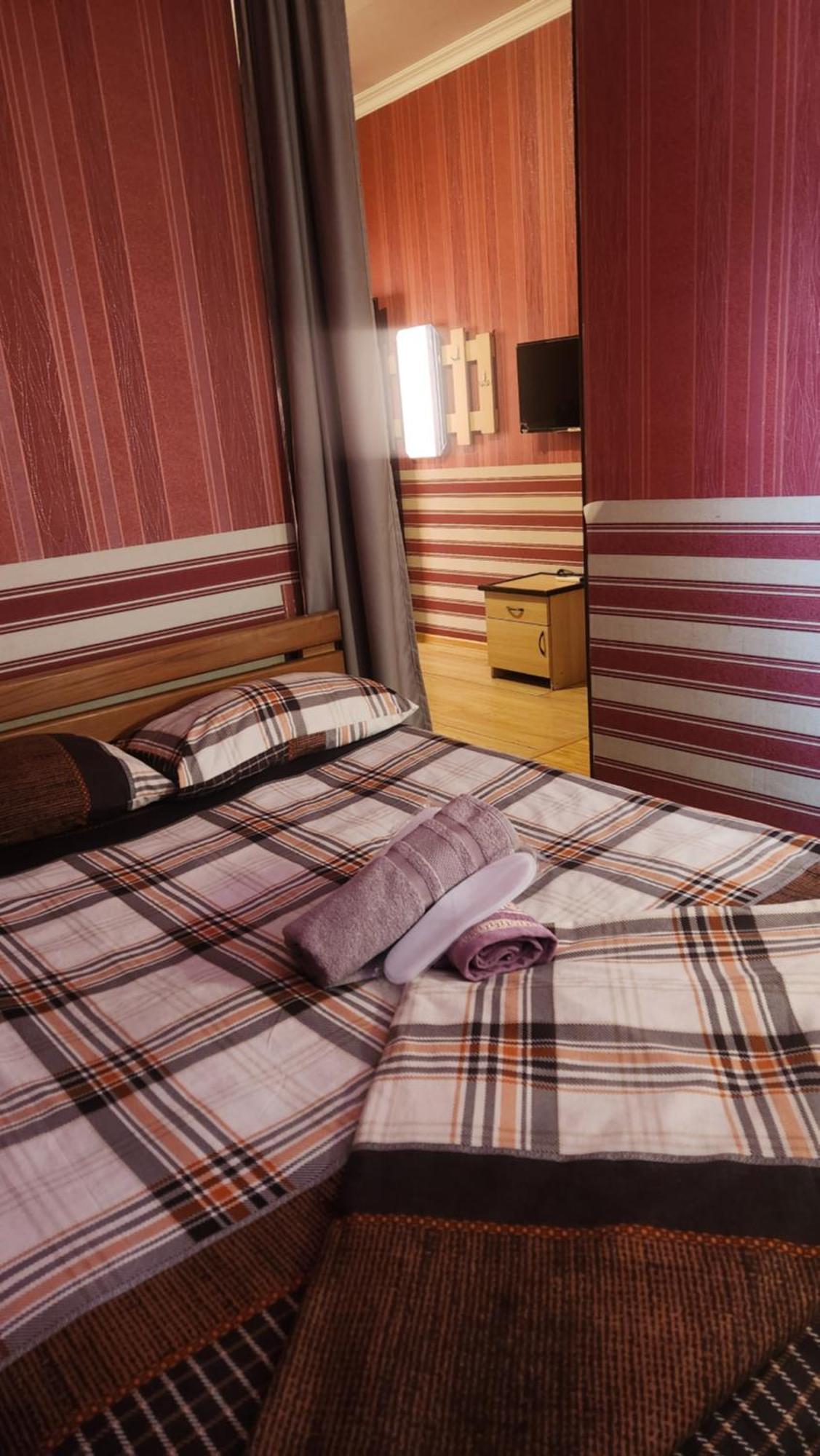 Hotel ,,Mega" Тбилиси Екстериор снимка