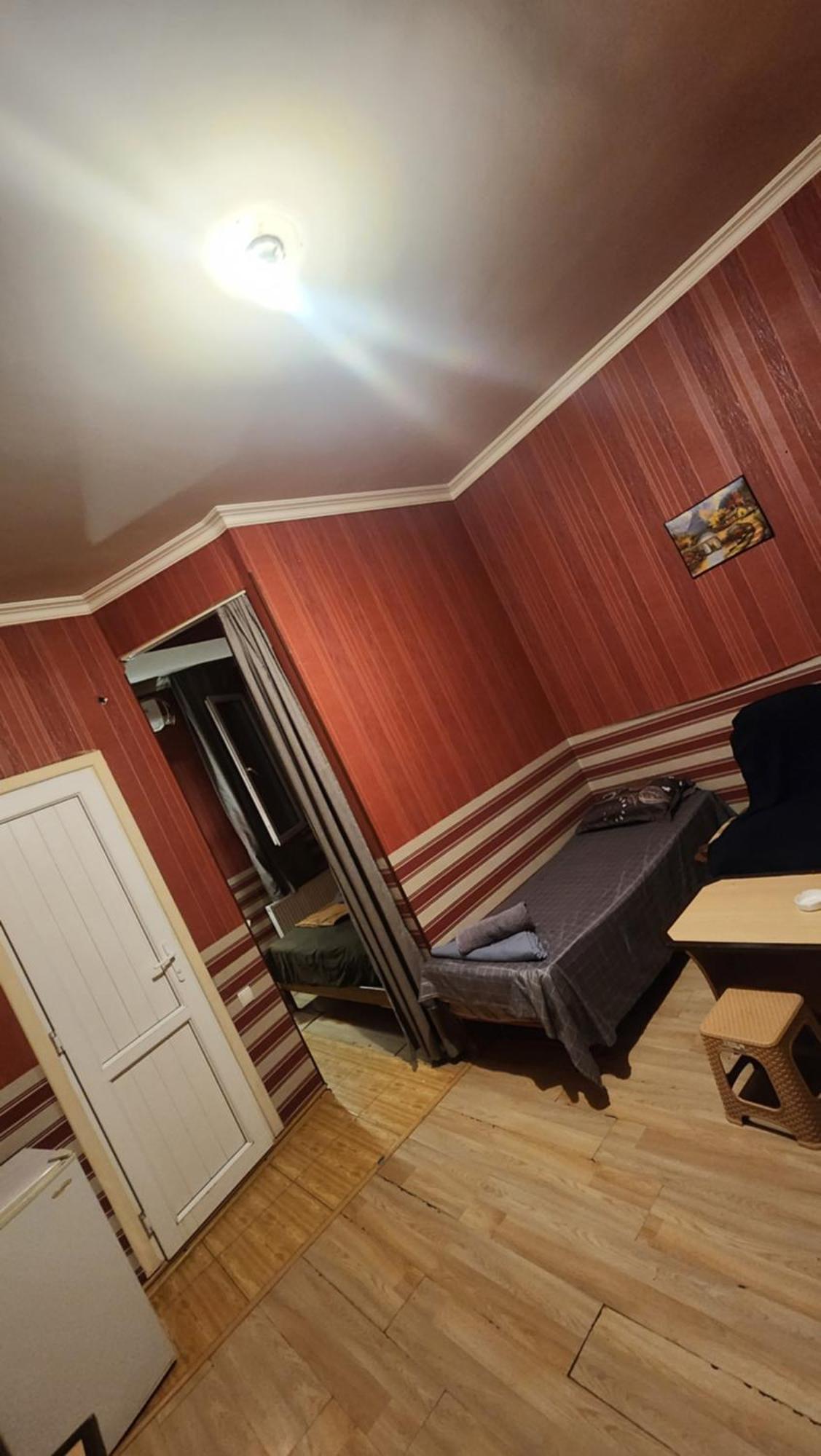 Hotel ,,Mega" Тбилиси Екстериор снимка