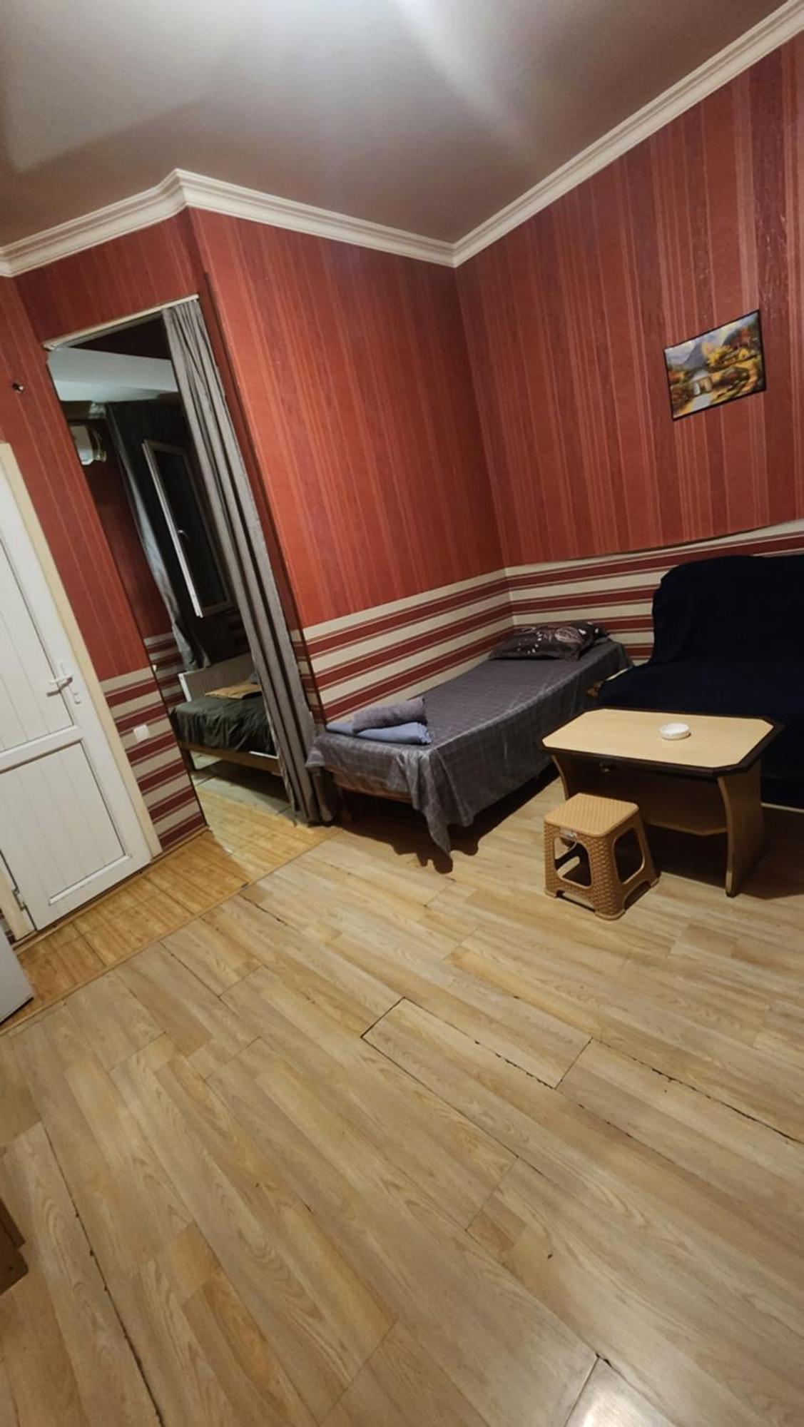 Hotel ,,Mega" Тбилиси Екстериор снимка