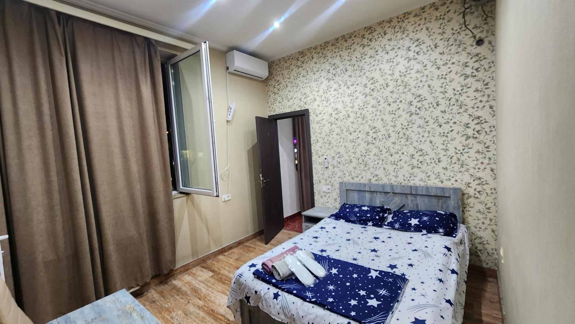 Hotel ,,Mega" Тбилиси Екстериор снимка